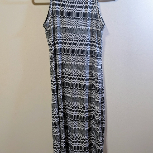 Old Navy Dresses & Skirts - Old Navy Black & White Abstract Print Sleeveless Sunmer Dress - XS Petite